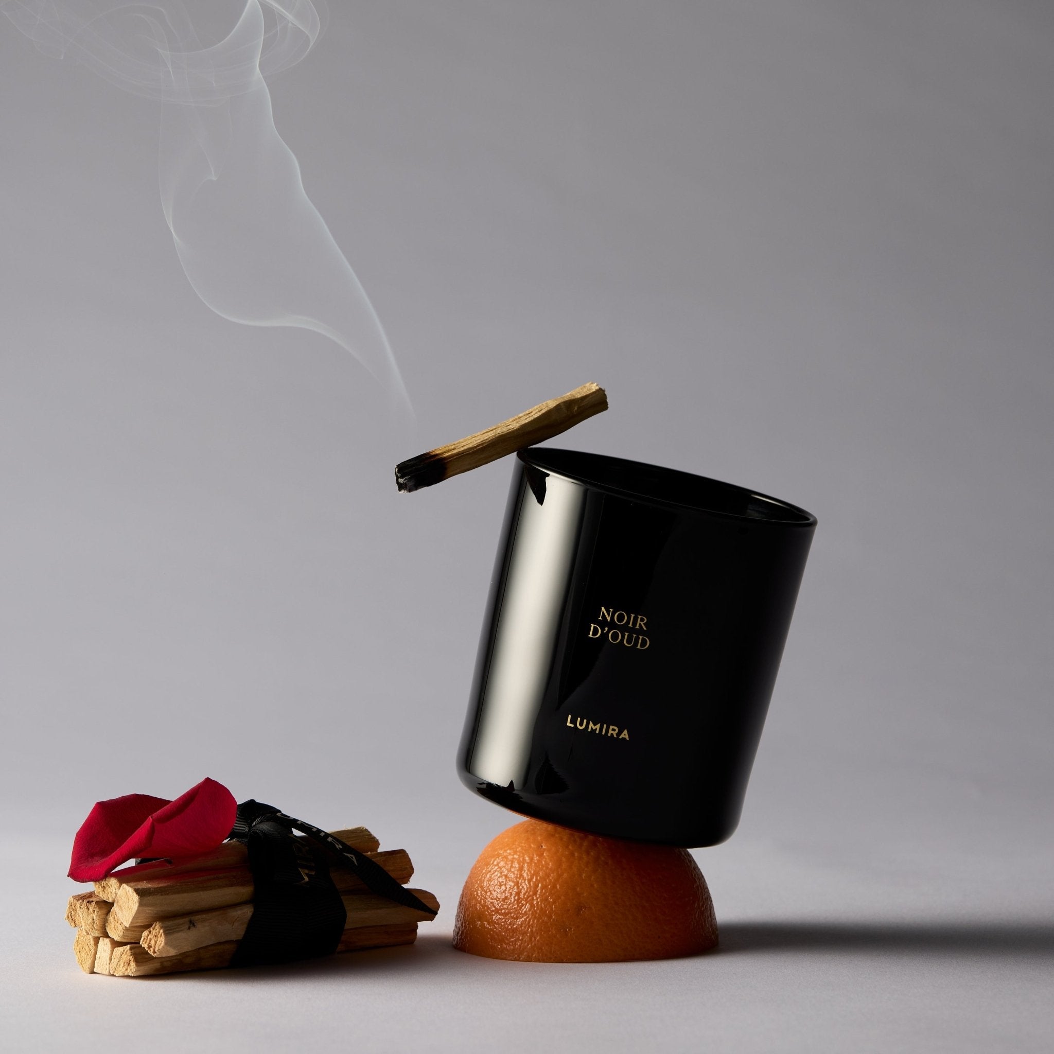 Noir d'Oud Candle - LUMIRA