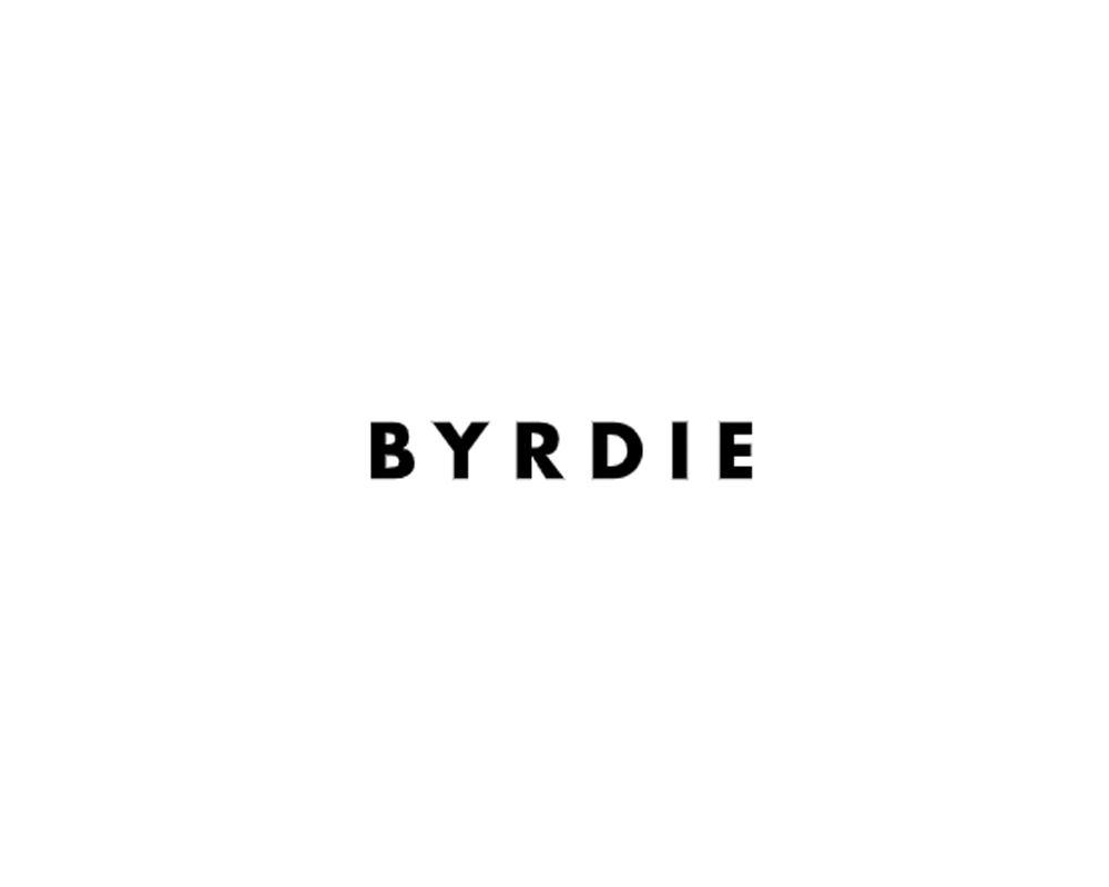 Byrdie / The 10 Best Fancy Candles, According to Beauty Editors - LUMIRA
