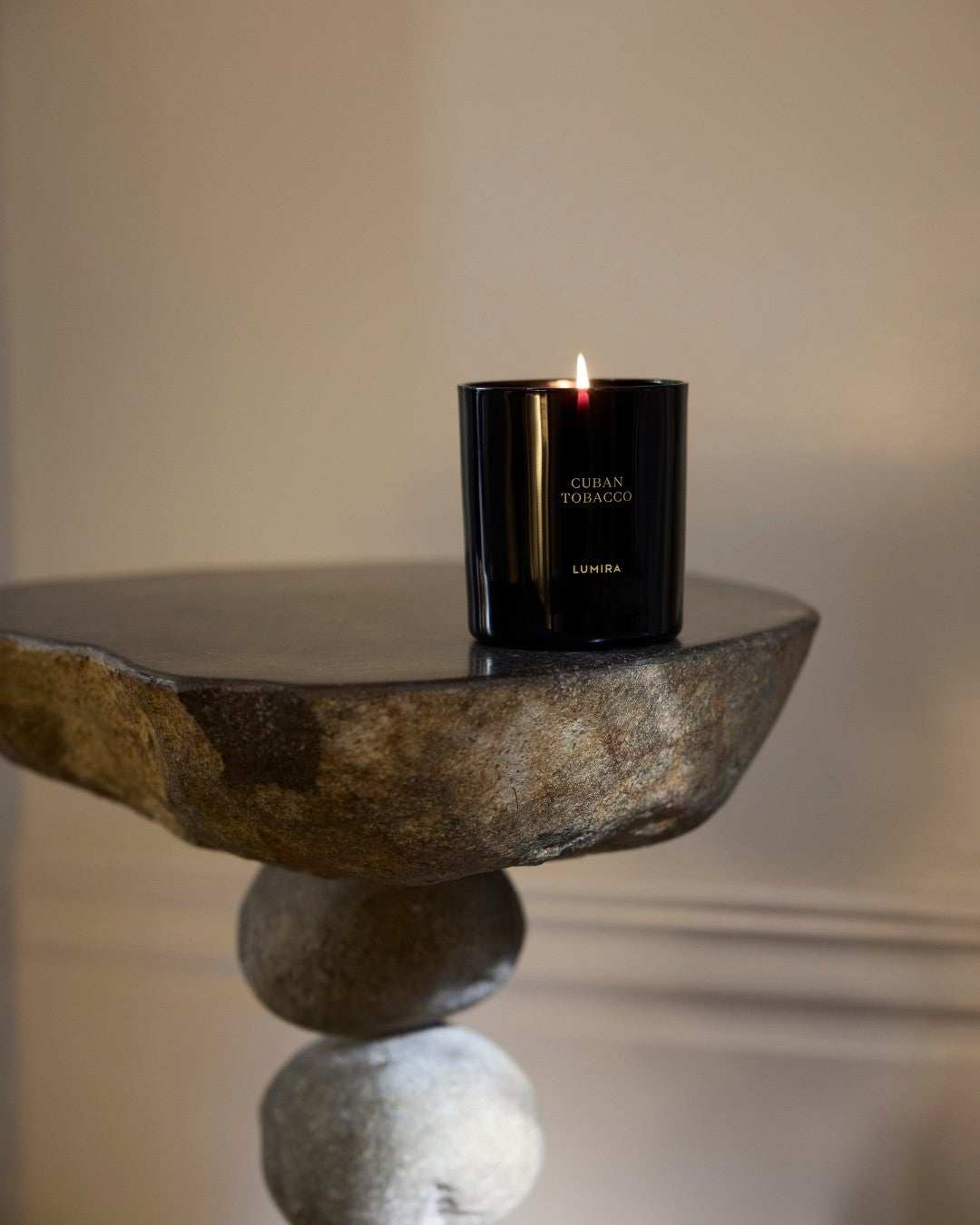 Cuban Tobacco Candle on stone table - LUMIRA