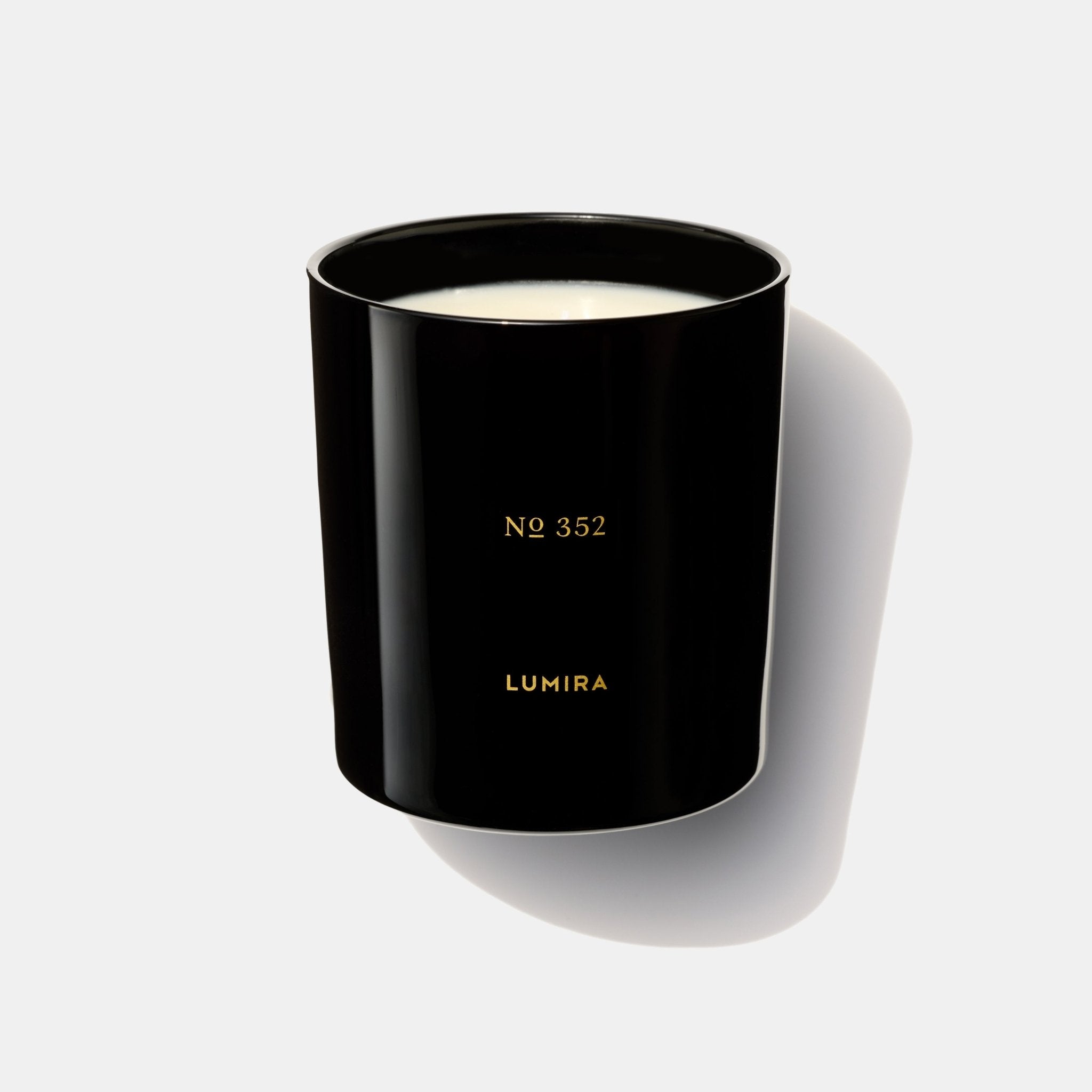 No352 Leather & Cedar Candle - LUMIRA